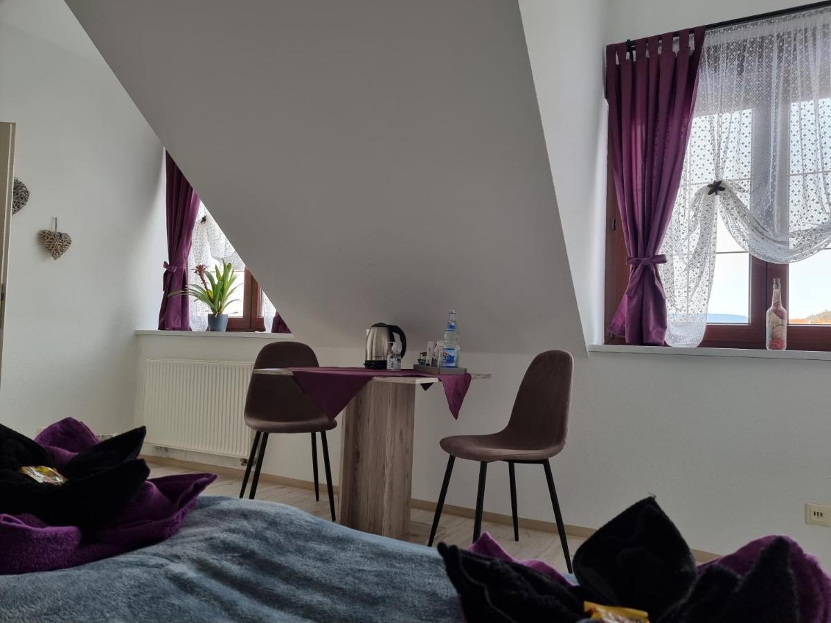 Pension Heuhexe Фладунген Экстерьер фото